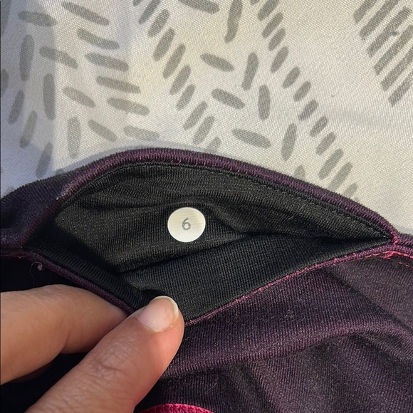 Lululemon Stylish Pink and Purple Leggings - Picture 3 of 4
